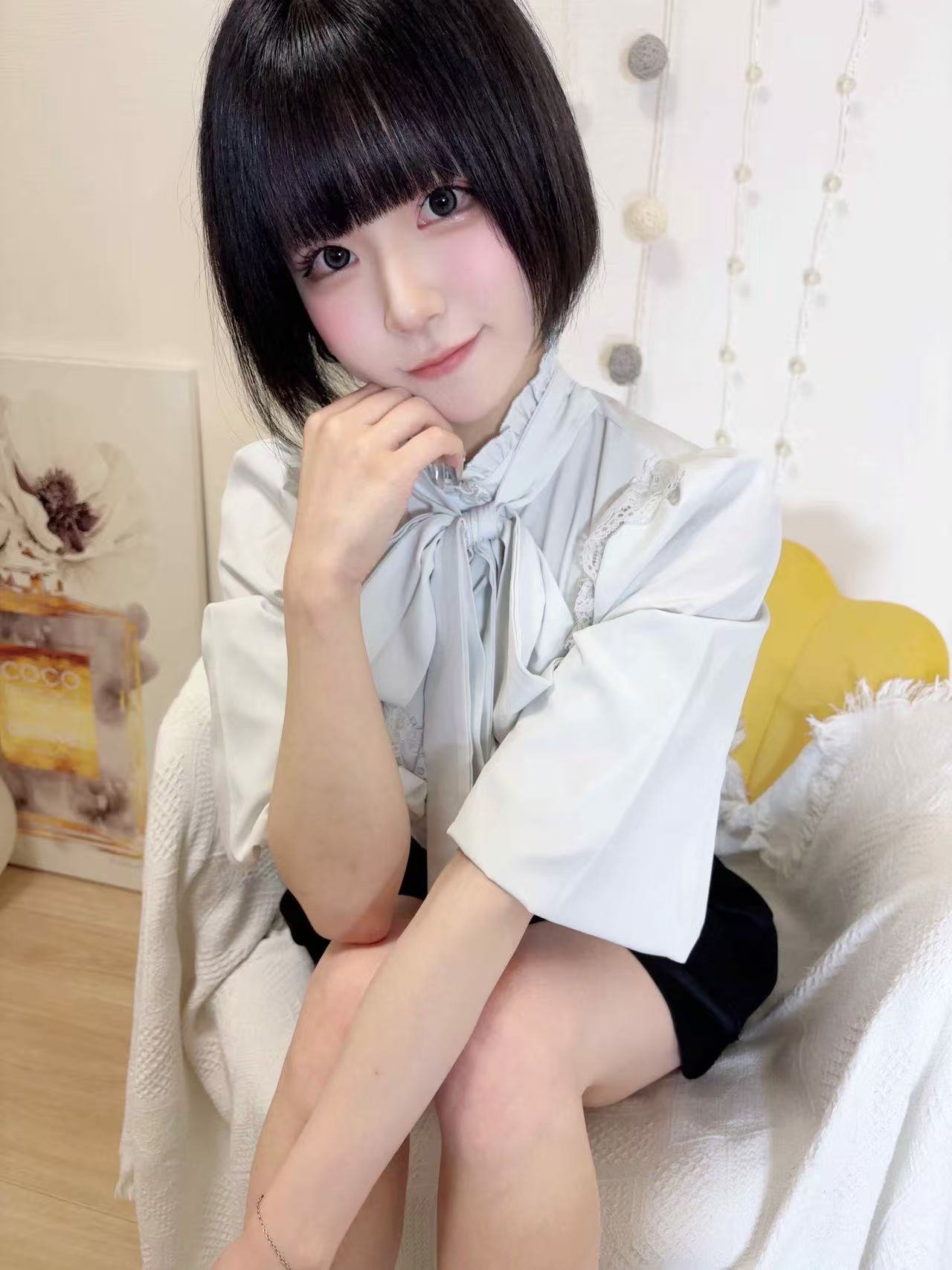 凌爱年龄：21身高：155cm体重：45kg罩杯：E出身：大阪等级：ss